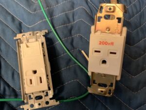 600フロントオープン食洗機取替え工事　200V変換